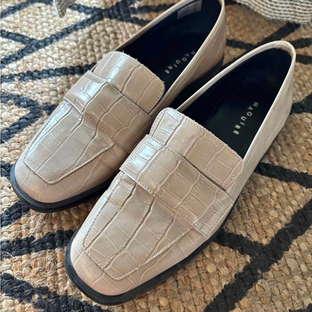Tan Croc-Embossed Loafers with Sleek Design